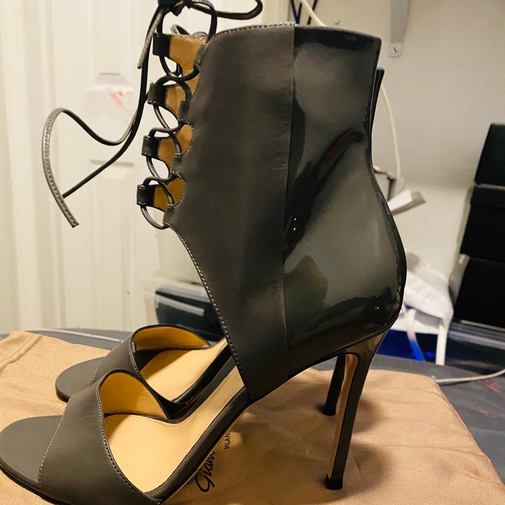 New Gianvito Rossi patent strapppy heels
